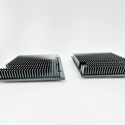 Bộ phận gia công CNC có độ chính xác cao Bộ khuếch đại công suất bằng nhôm có rãnh màu đen Tản nhiệt