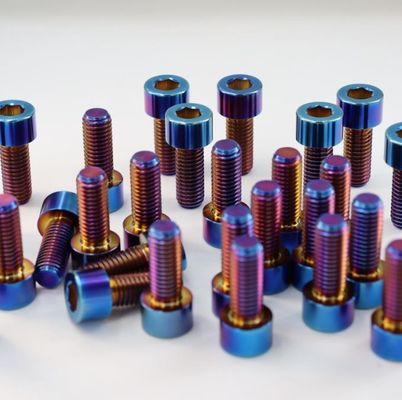 Bu lông titan bị cháy Hợp kim titan DIN912 Đầu hình trụ Đầu lục giác Ổ cắm vít và bu lông